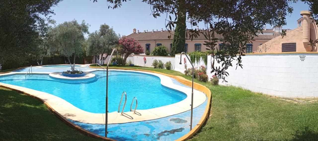 Sevilla Brisas Vip One Valencina De La Concepcion Exterior photo